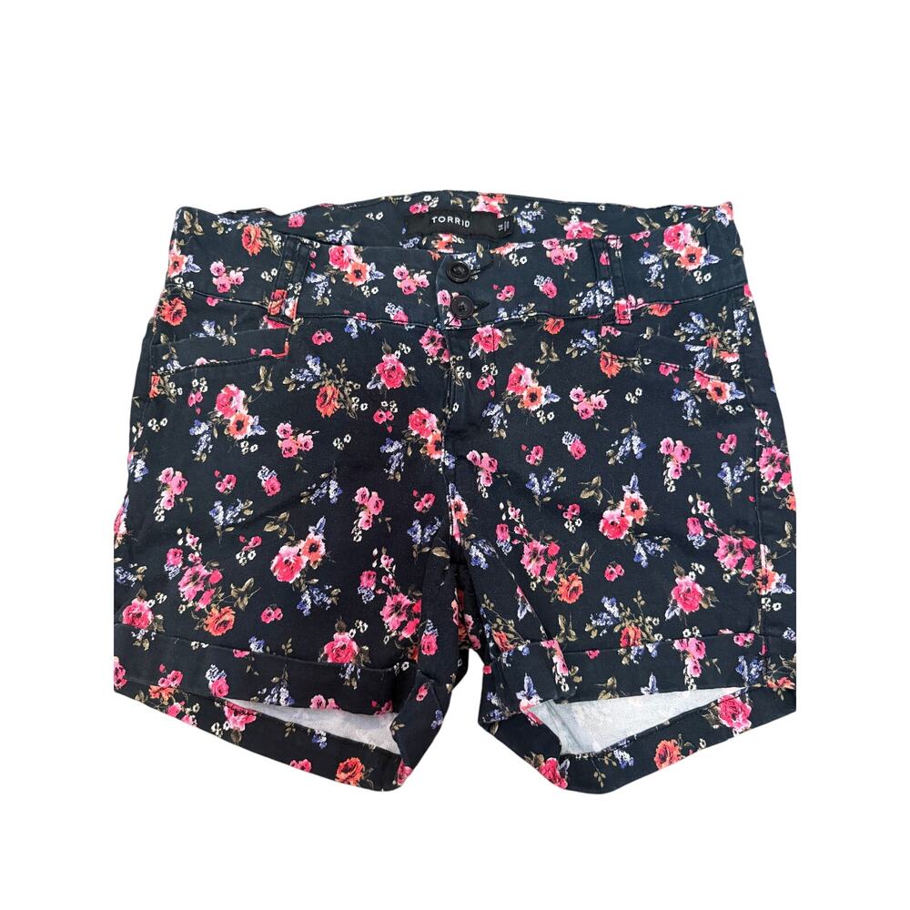 Torrid Size 14 Black Floral Print Cuffed Shorts Women’s